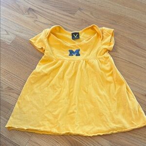 5/$25 Michigan Dress size 6 fits like 4